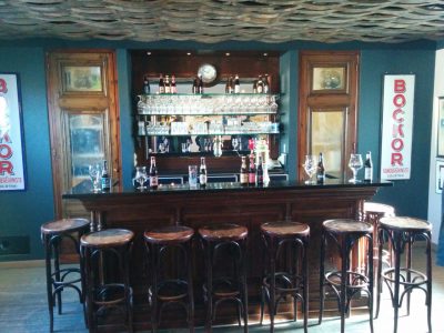 Sul bancone della tap room di Omer Vander Ghinste anche la Gueuze non Gueuze