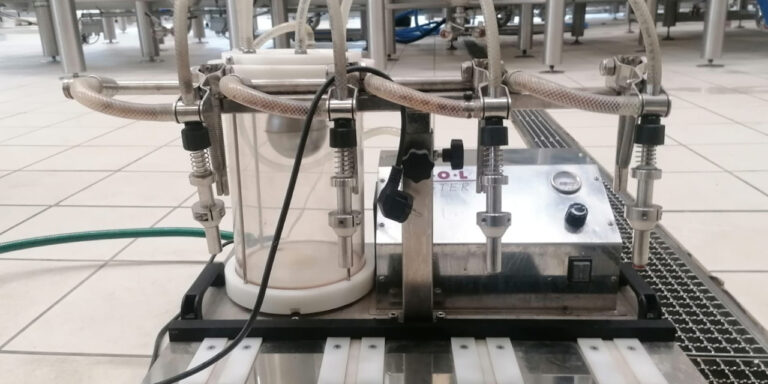 Il Birrificio Lariano vende fermentatori, imbottigliatrice, barrique e altro