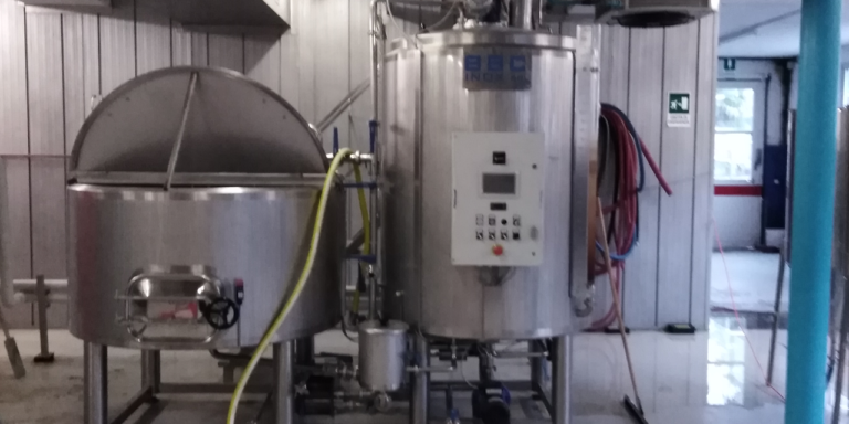 Vendesi sala cottura da 1000 litri, fermentatori e attrezzature