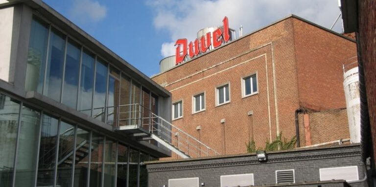 L’acqua belga che unisce il vaccino Pfizer e la birra Duvel