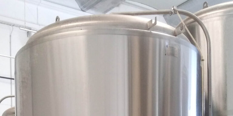 Il birrificio Rotorcraft vende un fermentatore-maturatore isobarico cilindrico
