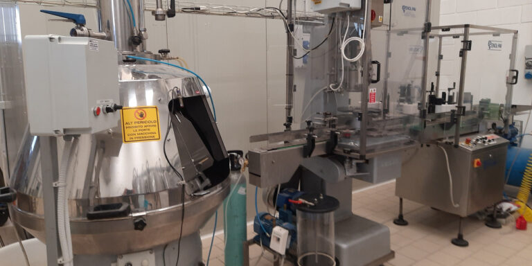 Turris Birra vende riempitrice isobarica, tappatore e miscelatore