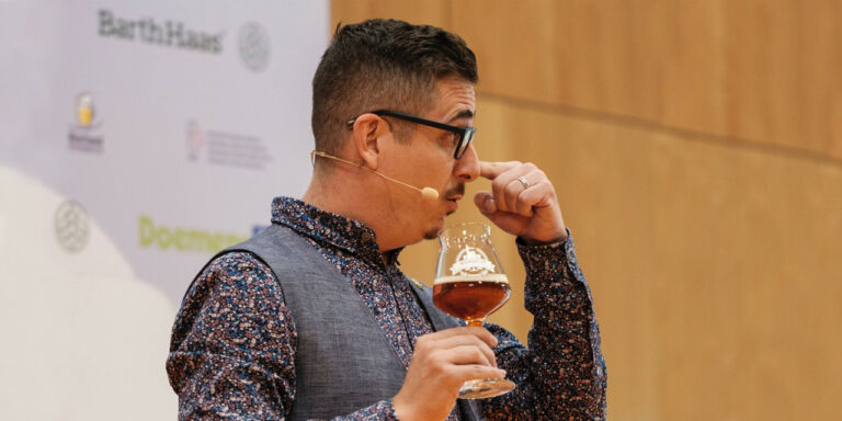 Il ticinese Giuliano Genoni è il campione mondiale dei sommelier della birra Doemens