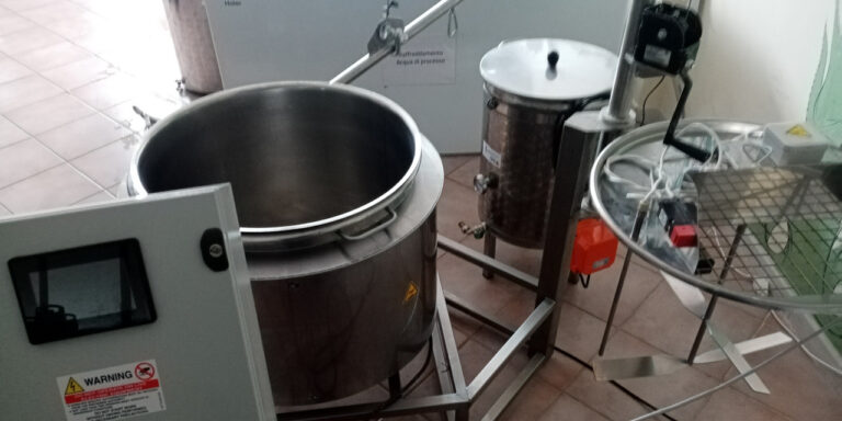 Vendesi impianto di produzione elettrico da 100 litri