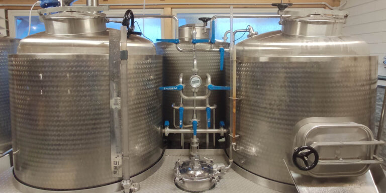 Vendesi sala cotte BBCinox da 500 litri, fermentatori, imbottigliartrice e attrezzature