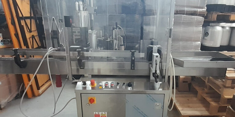 Il birrificio Rethia vende imbottigliatrice, etichettatrice e tino priming