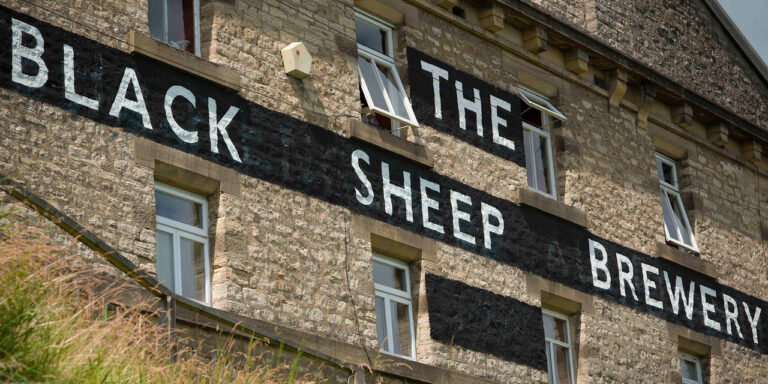 Black Sheep a rischio fallimento: la storia del birrificio inglese “pecora nera” della famiglia