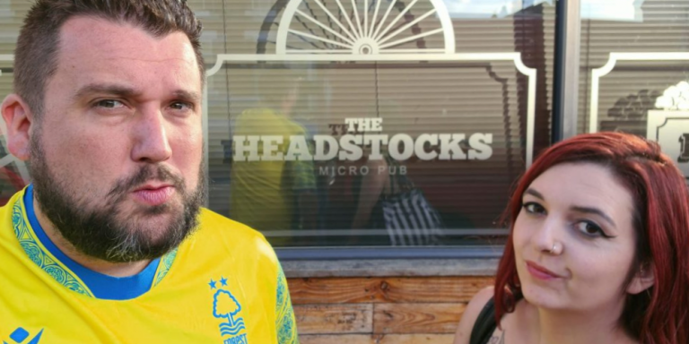 22.000 euro spesi in oltre 2.000 locali: il viaggio di una coppia per salvare i pub inglesi