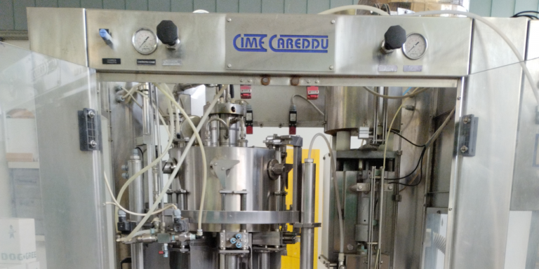 Il birrificio Green Dog vende un’imbottigliatrice isobarica a sei becchi