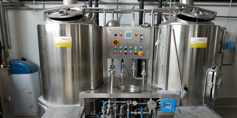 Birrificio lombardo vende sala cotte da 3 hl, fermentatori e attrezzature