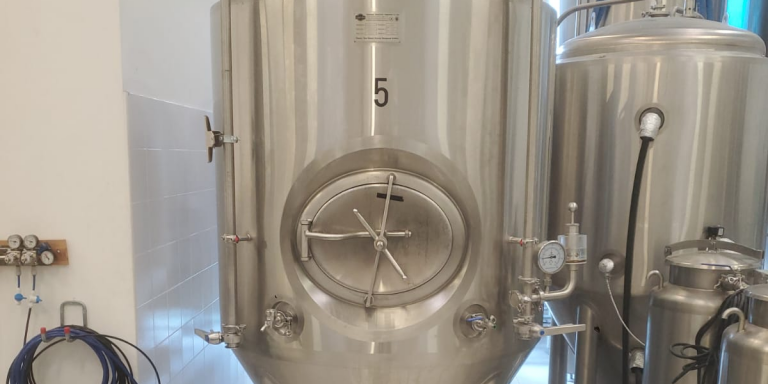 Il birrificio Noiz vende fermentatore, maturatore e infustatrice