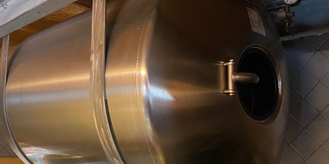 Il birrificio La Ribalta vende due tank orizzontali da 5 hl