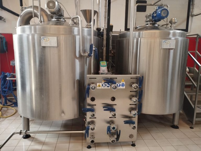 Birrificio lombardo cede impianto completo con sala cottura, fermentatori e attrezzature