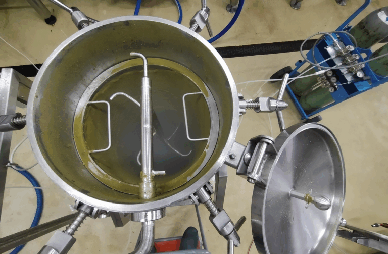 Birrificio vende macchina per dryhopping esterno