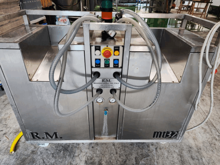 Birrificio vende lavafusti a 3 cicli completamente automatizzata