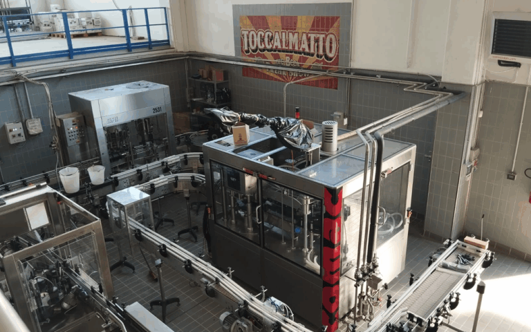 Il birrificio Toccalmatto vende inlattinatrice monoblocco usata solo 3 anni