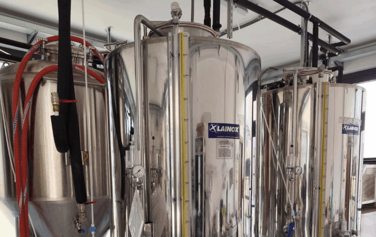 Birrificio artigianale vende fermentatori, gruppo frigo e mulino