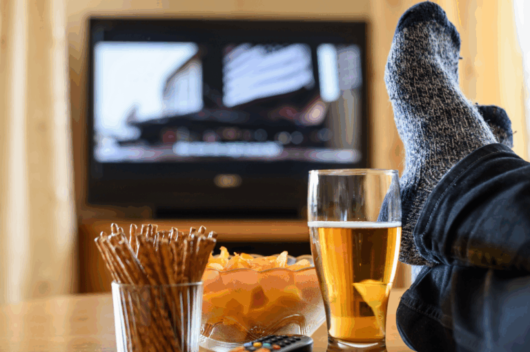 Cinema, serie TV e commedia all’italiana: quando la birra incontra la settima arte
