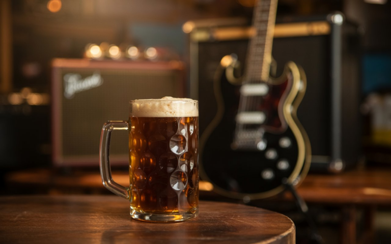 Struttura, corpo, lentezza: cinque canzoni doom metal da abbinare alle Bock