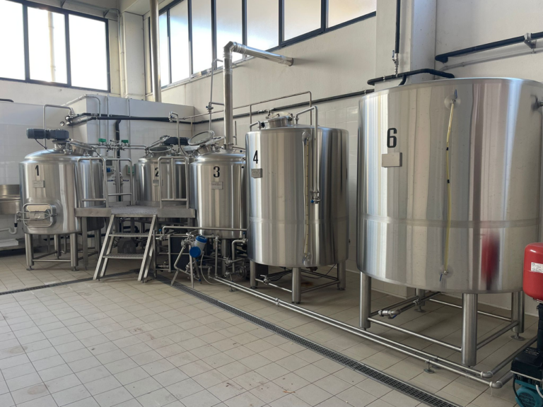 Birrificio a Verona vende in blocco sala cotte (5 hL) e attrezzature