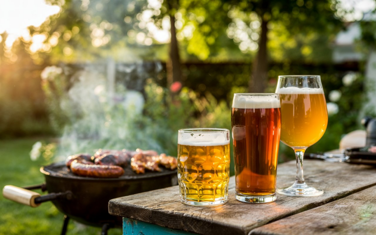Birra e barbecue: 5 tipologie da scegliere per una grigliata (oltre le IPA)