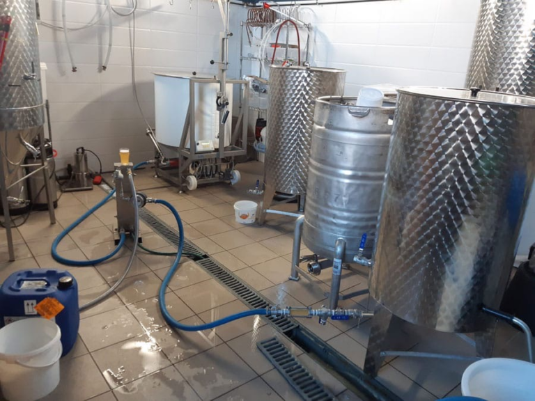 Birrificio della provincia di Milano vende impianto completo con sala cottura da 2 hL
